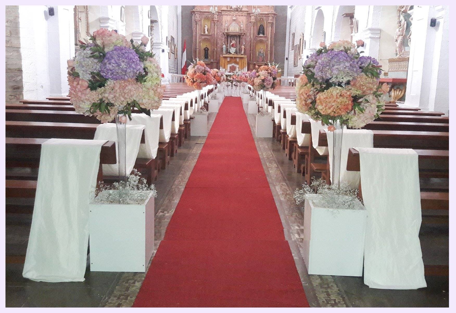 Decoración de iglesias matrimoniales - Floreria en juliaca envia flores